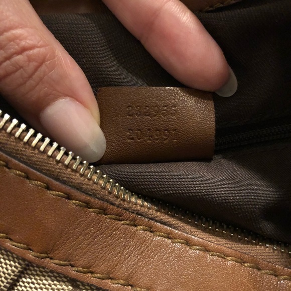 Authentic Gucci Purse - Picture 1 of 8